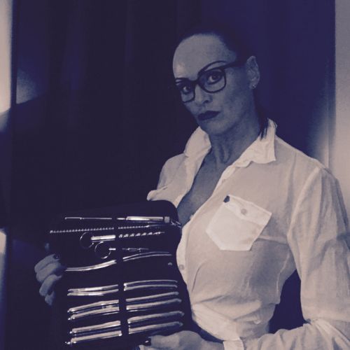 Galeriebild 19 von Bizarrärztin Domina Liane