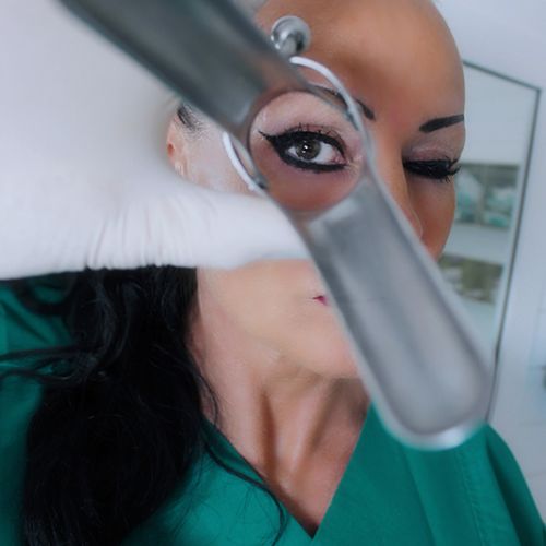 Galeriebild 10 von Bizarrärztin Domina Liane