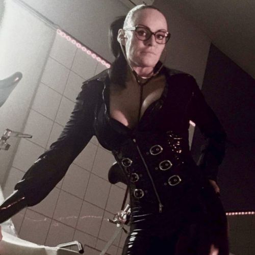 Galeriebild 11 von Bizarrärztin Liane